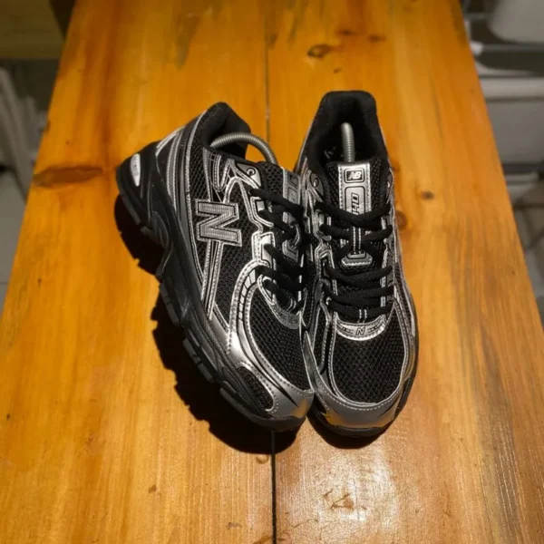 5de48030-2b14-41e0-a751-d8ce0c4edeab New Balance 740